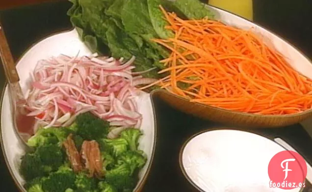 Haz Tu propia Ensalada con Aderezo de Ajo y Limón