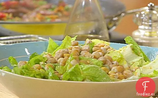 Ensalada con Garbanzos Tostados y Vinagreta de Oliva