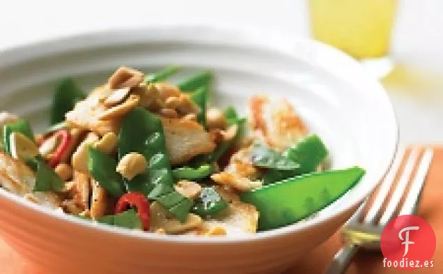 Salteado De Pollo Picante Con Cacahuetes