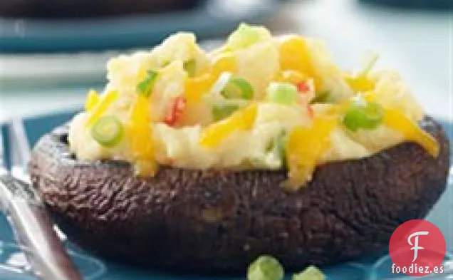 Cuatro Champiñones Portobello Rellenos De Puré de Patata y Queso