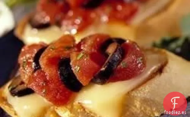 Crostini de Tomate con Queso Fontina