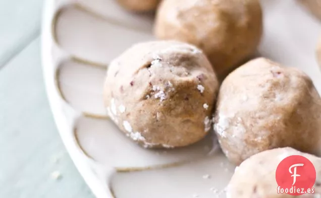 Trufas de Arándano Rojo con Cacahuete y Nuez