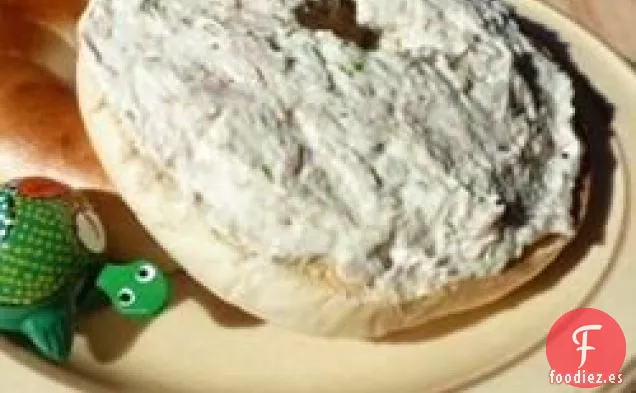 Queso Crema A Base de Hierbas Con Cebolletas y Atún