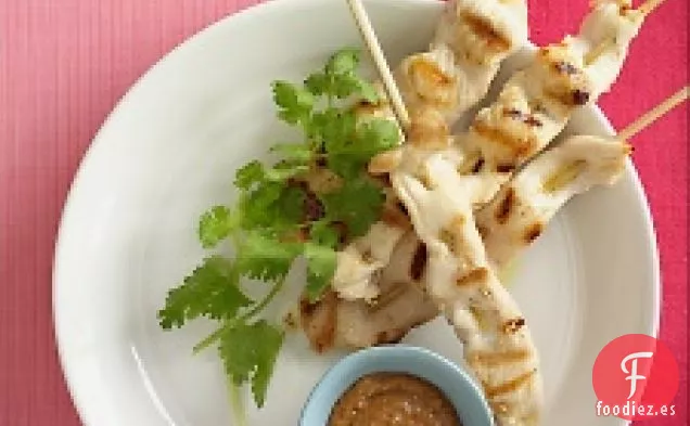 Satay De Pollo Con Salsa Chutney De Maní