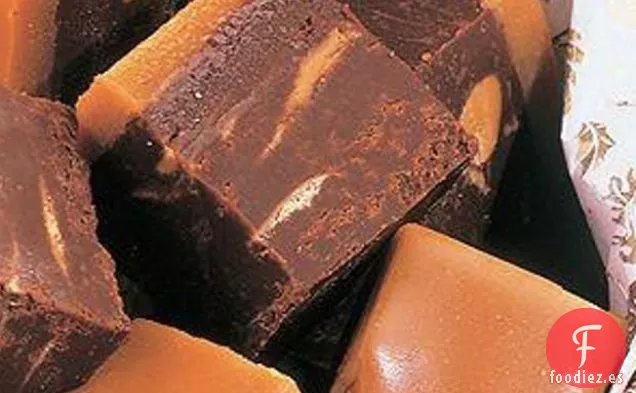 Dulce de Chocolate Festivo con Mantequilla de Maní