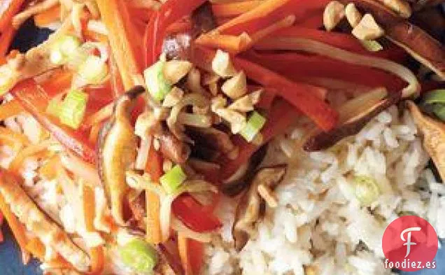 Salteado De Verduras Con Cacahuetes