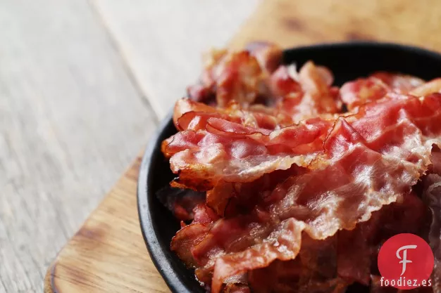 Crostini de Panceta a la Parrilla con Mermelada de Cebolla Roja