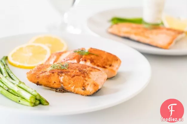Salmón a la Parrilla con Vinagre de Jerez y Glaseado de Miel