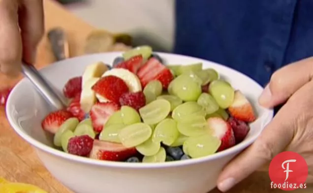 Ensalada de Frutas Frescas con Yogur de Vainilla y Miel