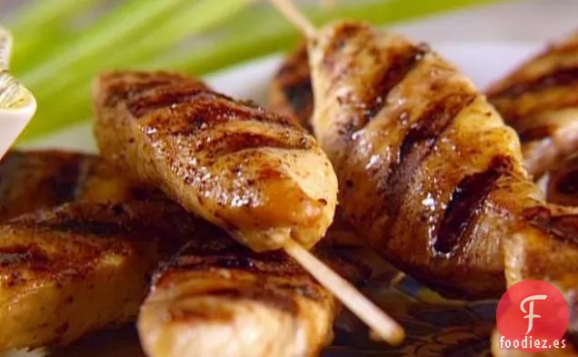 Brochetas de Pollo con Salsa de Cacahuete