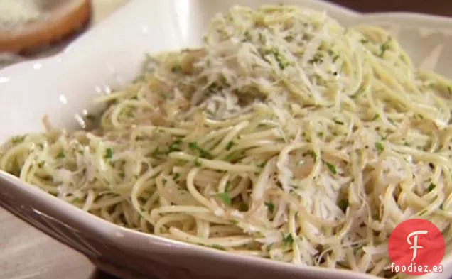 Pasta con Salsa de Hierbas Cítricas