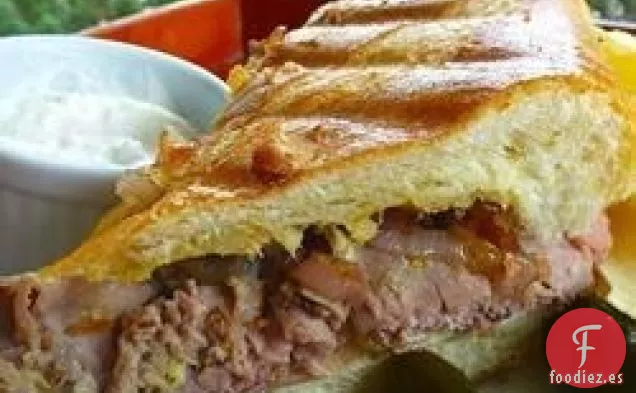 Panini de Carne Asada con Chalotes Caramelizados y Roquefort