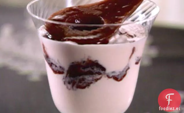 Helado Chantilly con Peras Escalfadas de Moulin Rouge
