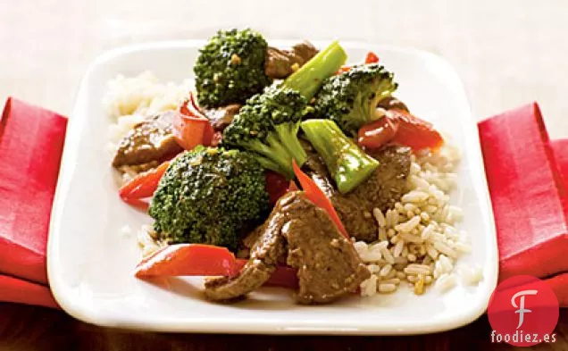 Carne de res Salteada con Brócoli y Pimientos