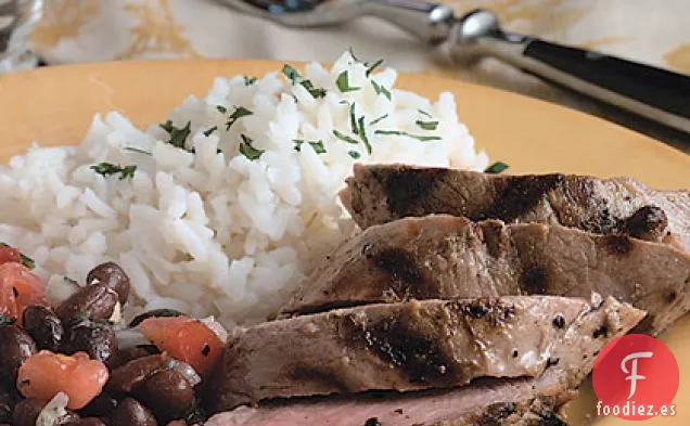 Lomo de Cerdo a la Parrilla con Ensalada de Frijoles Negros