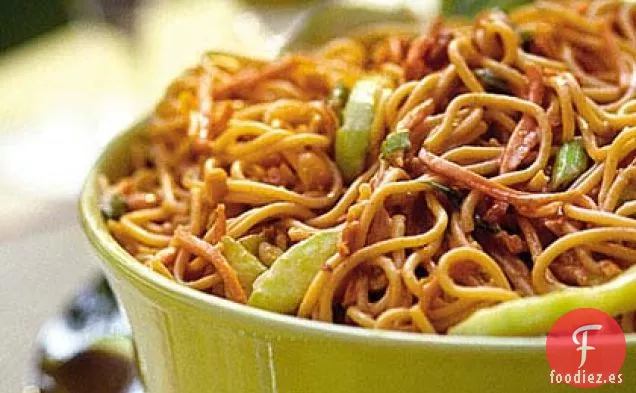 Ensalada de Fideos con Maní