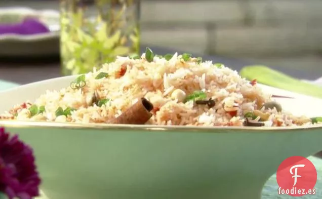 Pulao de Tomate, Cebolleta y Maní (Pilaf)