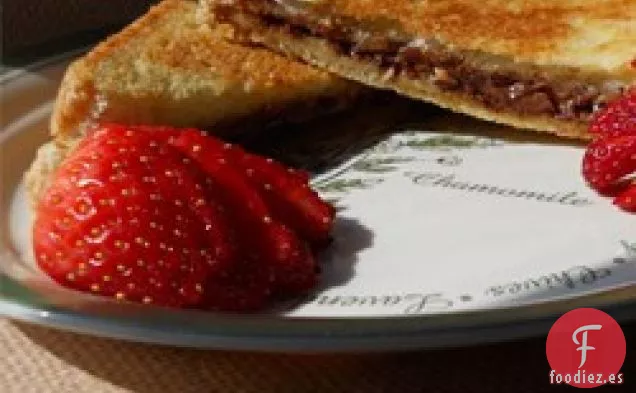 Panini de Mantequilla de Maní y Chocolate