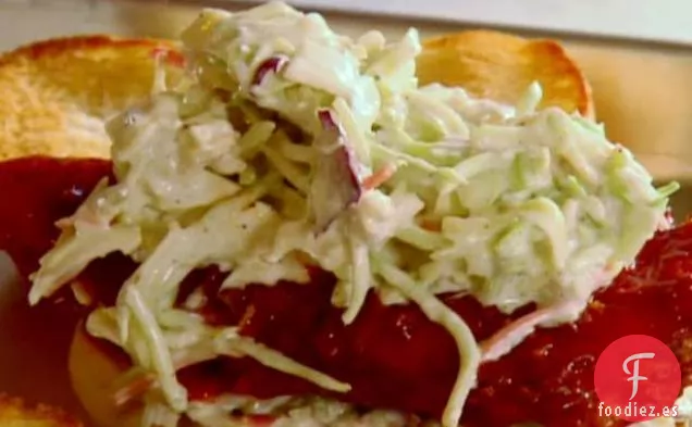 Sándwich de Pollo de Búfalo con Ensalada de Queso Azul
