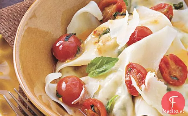 Ravioles De Queso Con Salsa De Tomate Picante