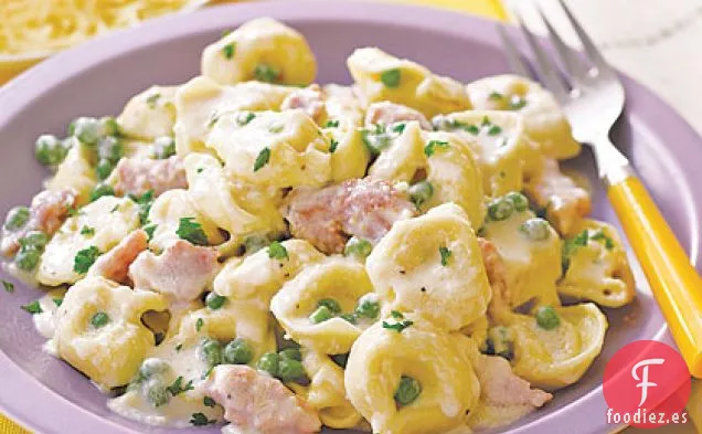 Tortellini con Jamón y Guisantes