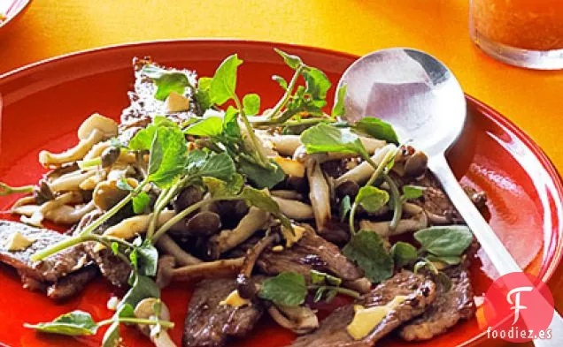 Bistec de Nueva York con Champiñones con Cáscara de Almeja