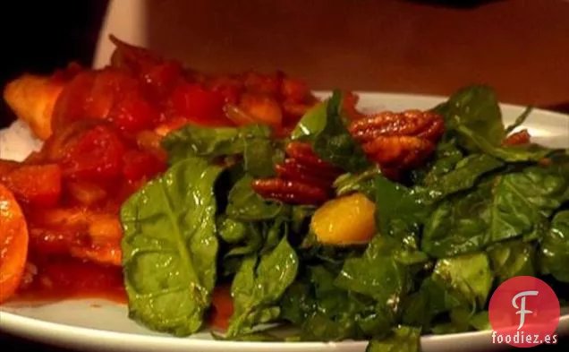 Ensalada de Espinacas y Cítricos con Nueces Dulces y Picantes