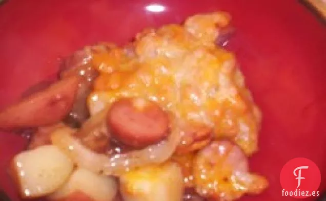 Salchichas Calientes y Cazuela de Frijoles
