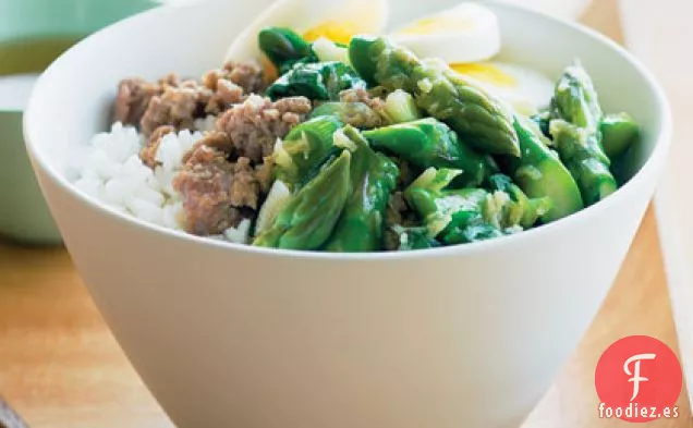 Tazón de Arroz con Cerdo y Espárragos