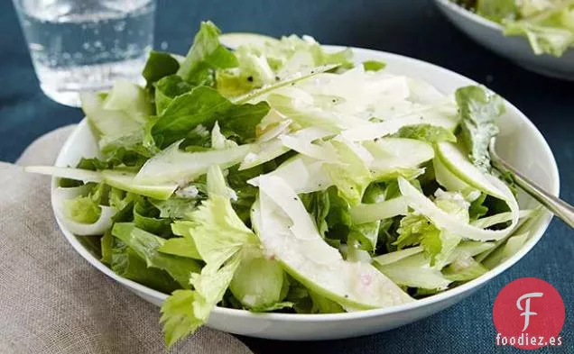 Ensalada Verde de Invierno con Vinagreta de Manzana Verde