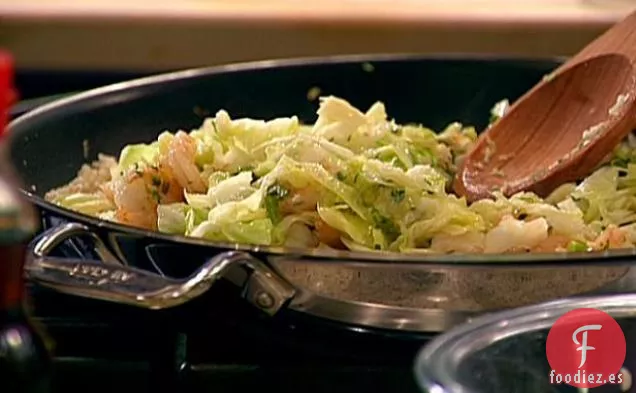 Arroz Frito de Camarones con Sésamo y Repollo