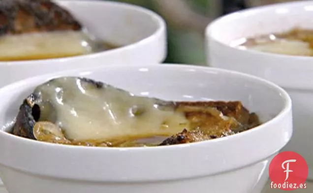 Guinness y Sopa de Cebolla con el Irlandés Cheddar Crotón