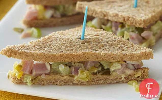 Mini Sándwiches de Jamón y Ensalada