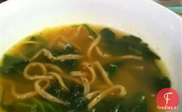 Sopa de Espinacas Y Ajo