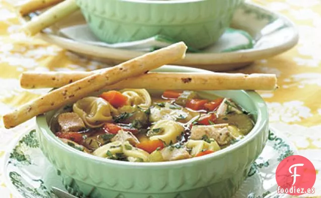 Sopa de Pollo y Tortellini