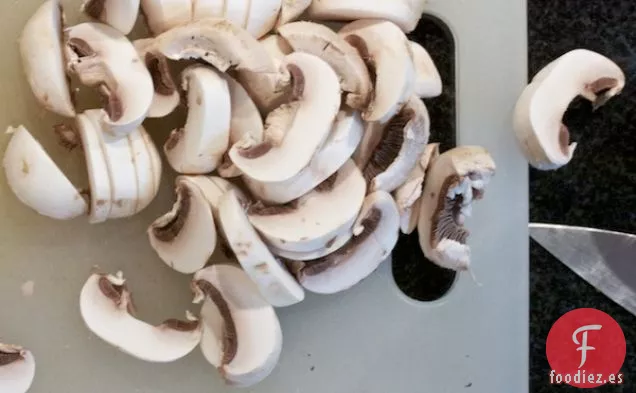 Arroz Salvaje Con Champiñones Crujientes, Cerezas Y Almendras Tostadas