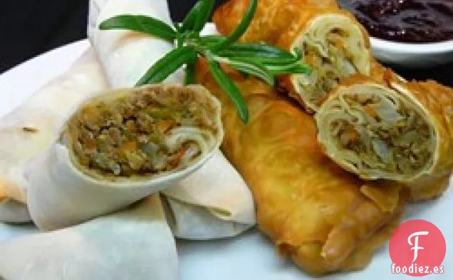 Rollitos de Primavera de Pavo Sobrantes con Salsa Agridulce de Arándanos