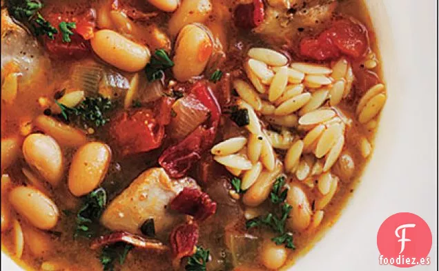 Sopa de Pollo y Frijoles Blancos