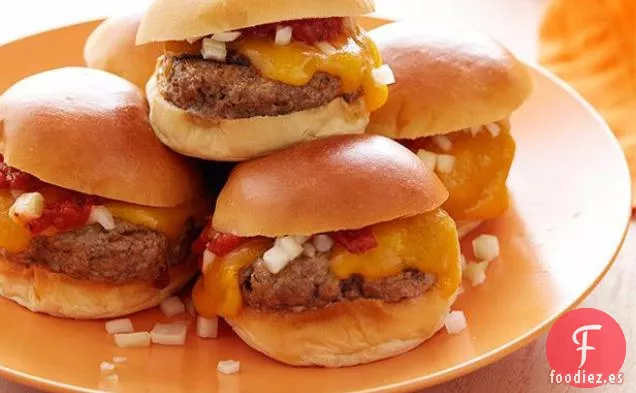 Mini Hamburguesas de Carne Chipotle de Texas Hold-Ums con Ketchup de Ajo Asado al Fuego Caliente