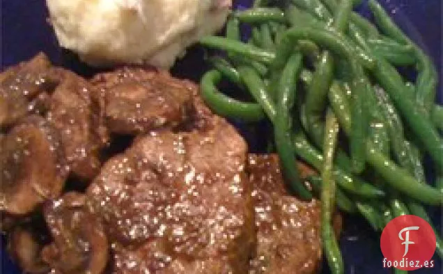 Filetes Fritos con Salsa de Champiñones