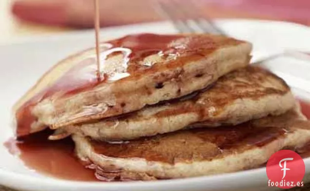Panqueques de Suero de Leche y Plátano con Jarabe de Granada