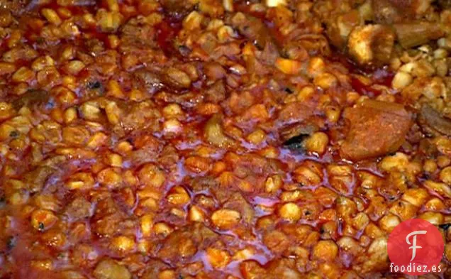 Callos de Ternera y Guiso de Maíz: Posole