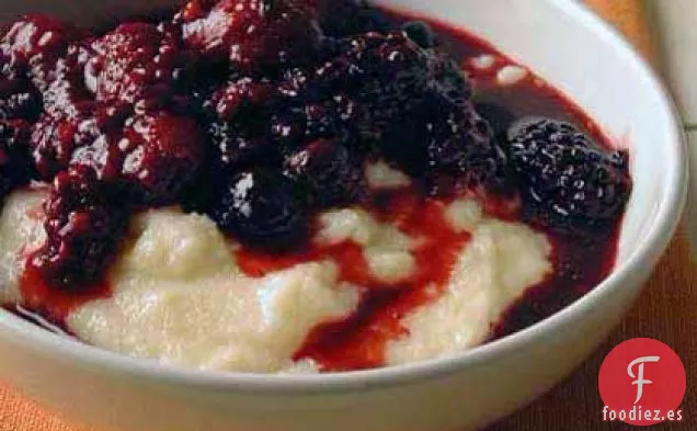 Polenta de Desayuno con Compota Tibia de Bayas