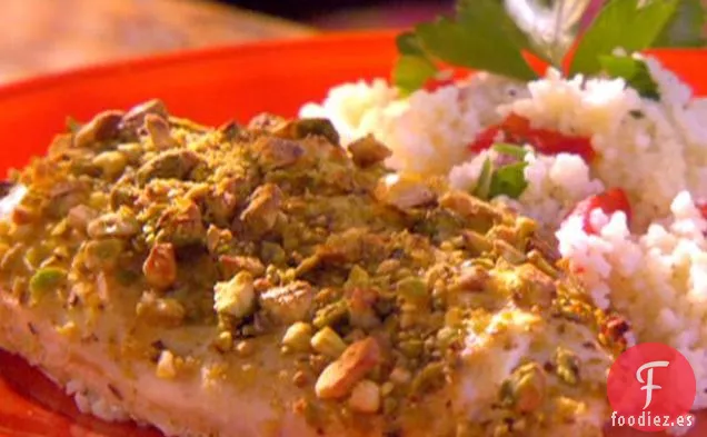 Pollo Asado con Queso de Cabra-Corteza de Nuez de Macadamia y Perejil-Cuscús de Pimiento