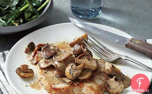 Chuletas de Cerdo con Marsala de Setas Silvestres