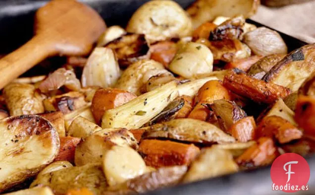 Patatas Asadas, Chirivías y Zanahorias con Salsa de Rábano Picante