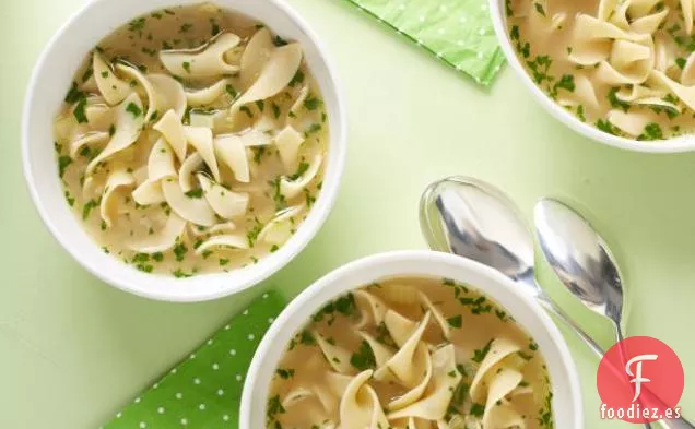 Sopa de Fideos con Pollo