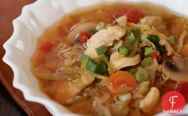 Sopa de Pollo con Hierba de Limón