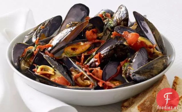 Mejillones con Tomate y Salami