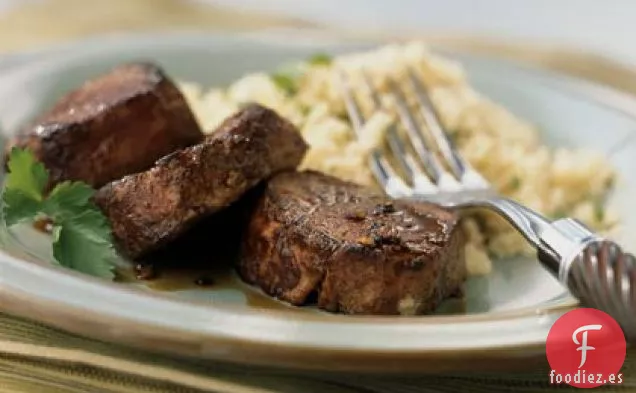 Cerdo Especiado con Salsa de Reducción de Bourbon